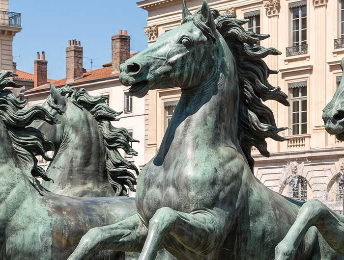 Monumental bronze horse sculptures showcasing traditional craftsmanship and artistic heritage